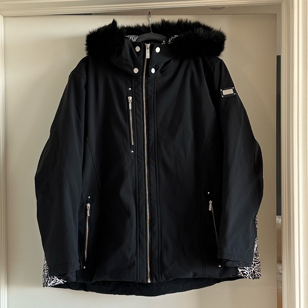 Like New!  Nils Ski Coat with Removable Faux Fur Collar.  Size 22